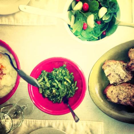 534098_589635597715494_1142125887_n